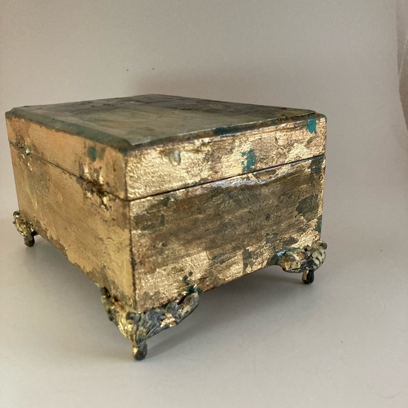 Original oil print decoupage and gilded. Exclusive. . Jewelry box *Hand made.* - Picture 3 of 8